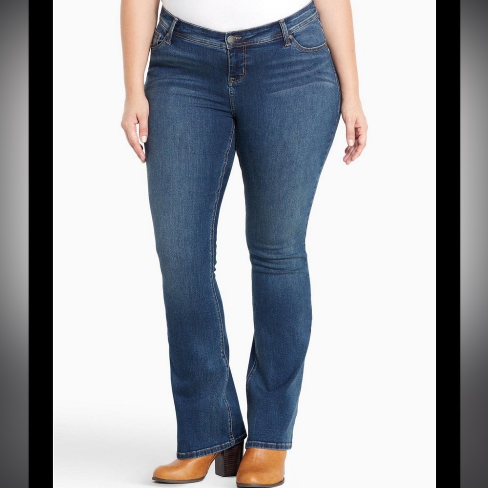 Torrid bootcut medium wash jeans size 24 short